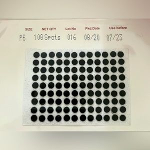 bindis (forehead sticker)